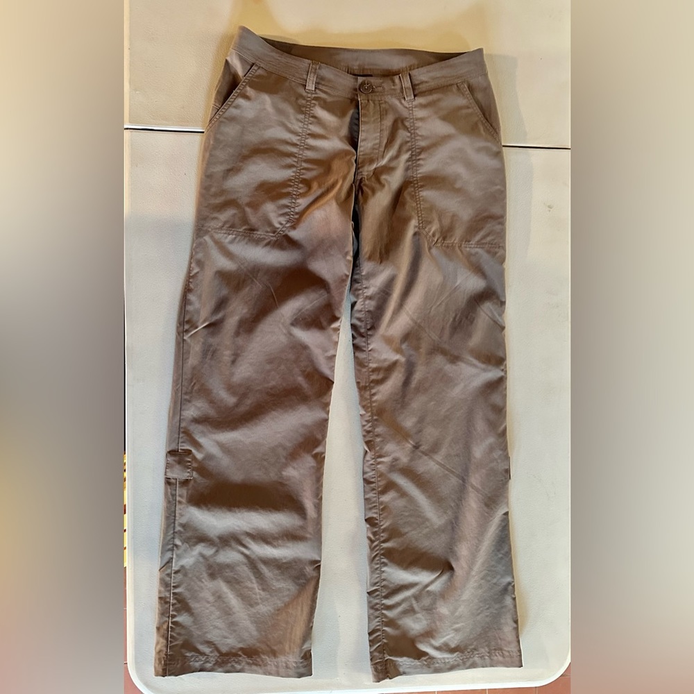 Patagonia Pants Size 8 NWOT in Tan Color